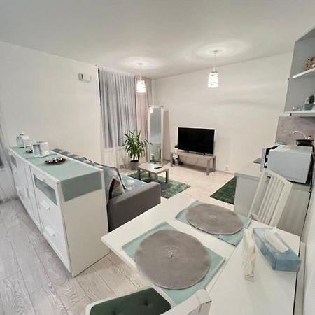 Free Parking In Garage Karolina Plazza, New Cosy Studio With All You Need Praga Exterior foto