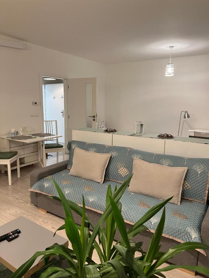 Free Parking In Garage Karolina Plazza, New Cosy Studio With All You Need Praga Exterior foto